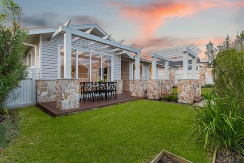 At the pinnacle of carefree coastal living in exclusive Beleura Hill, next-level luxe awaits in this brand new beachside villa completed with an exacting eye for detail and suite of fine finishes. The privacy and generous dimensions of this freestand...