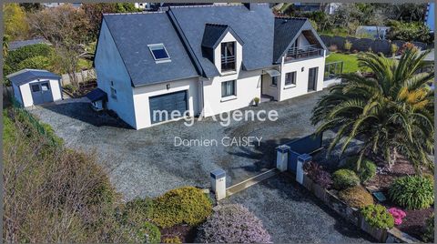 Come and discover this beautiful contemporary property located just 5 minutes' walk from the sea and less than 7 minutes from the shops, in a peaceful setting. The property has plenty of space. Built in 2009 on two levels, it offers all the comforts ...