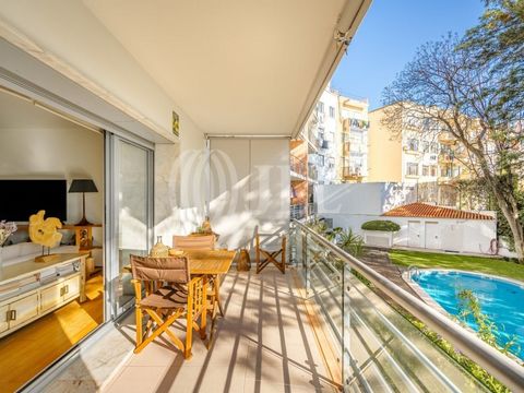 3-bedroom apartment with 138 sqm of gross private area, two parking spaces, and a storage room, located in Villa Damasceno condominium with a pool, in Arroios, Lisbon. The apartment, overlooking the pool and garden, consists of three bedrooms, one of...