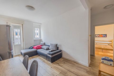 This partially renovated two-bedroom penthouse apartment is located in Corso Italia, close to all major infrastructure. Since the apartment is rented for 930 euros per month plus expenses, it is particularly suitable for buyers who do not want to liv...