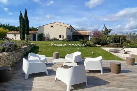 Provence Luberon swimming pool villa vacation rental. Ideally located between Aix-en-Provence and the South Luberon near the village of Puy Sainte Reparade, this very pleasant house is nestled on the heights: the view of the Alps and Luberon is super...