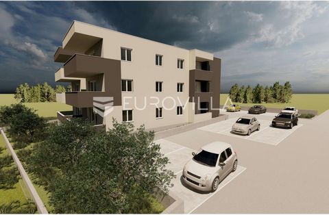 Zadar, Vruljica, one-room apartment NKP 47.15 on the second floor of a residential building with a total of eleven apartments. Apartment S8 consists of a bedroom (9.14 m2), bathroom, open concept kitchen, dining room and living room (17.27 m2), and a...