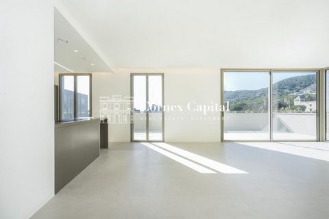BRAND NEW PENTHOUSE! Luxurious and with large terrace. It has a constructed area of 143,94sqm, an interior constructed area of 125sqm and a useful area of 107,14sqm. It has 2 bedrooms and 2 bathrooms. Large terrace of 95,06sqm. ESSÈNCIA is a resident...