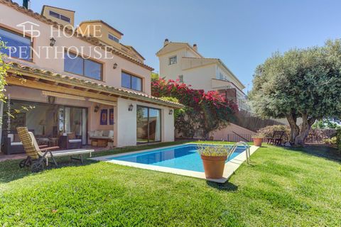 Welcome to this stunning house located in the prestigious Levantina Urbanization in Sitges! With its spectacular views of Sitges and the Mediterranean Sea, this property offers a unique living experience in a privileged setting, with excellent commun...