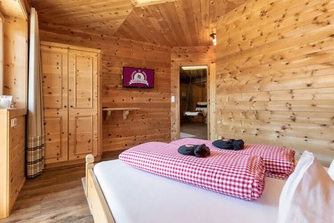 Secluded location, sauna, infrared cabin, bathtub, wellness area, large terrace, 2 bathrooms, 2 bedrooms, 4 flat-screen TVs, Wi-Fi, floating loungers and much more.