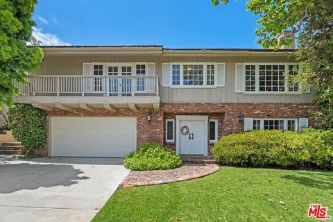 This single-family home is a great opportunity to own a wonderful property in the coveted Castellammare neighborhood of Pacific Palisades, CA. With approximately 2,568 square feet of livable space, this home features four bedrooms and three bathrooms...