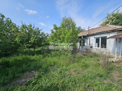 Offer 64431: We offer you a one-storey brick house with its own yard in the most preferred neighborhood of Rakovski - General Nikolaevo. The property is located at a quiet intersection of a main road and consists of three separate rooms. No modern im...