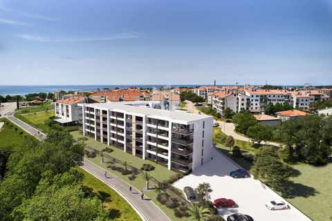 Location: Istarska županija, Umag, Umag. L'Istria, Umago! Situato in una posizione eccellente e ricercata, a pochi passi dal mare e dalle bellissime spiagge e dal centro di Umago si trova questo lussuoso appartamento con vista sul mare! L'appartament...