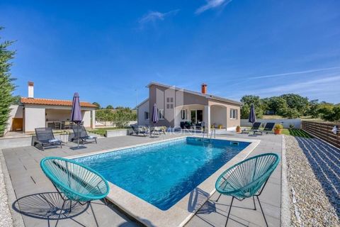 Location: Istarska županija, Poreč, Poreč. Poreč, surroundings, excellent detached house! In the suburbs of the city of Poreč, only 15 km from the beaches, this detached house with a swimming pool is for sale, fully furnished. Its total area is 151 m...