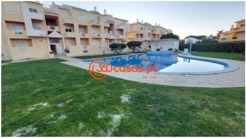 2-bedroom apartment with pool, garage, and storage in Albufeira, Algarve 2-bedroom apartment with pool and garage in a gated community with well-maintained green spaces. This property is priced below the average in this geographical area. Located in ...