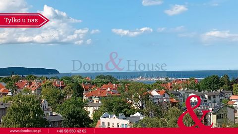 Uitzicht op de baai van Gdańsk vanuit de ramen van het appartement, en het strand ligt op slechts 300 meter :) Te koop een 2-kamerappartement gelegen op de achtste verdieping van een gebouw van elf verdiepingen gelegen in Sopot Dolny aan de Karlikows...