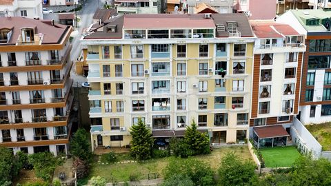 Einzigartige Duplex-Wohnung mit außergewöhnlichem Blick auf das Goldene Horn in Eyüpsultan Istanbul Die zum Verkauf stehende Wohnung befindet sich in Eyüpsultan Silahtarağa Bereich. Eyüpsultan zeichnet sich durch seine verschiedenen täglichen und soz...