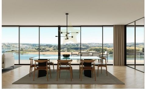Appartement T4 avec une Surface Totale de 430m2. Situé au troisième étage, il comprend une cuisine ouverte sur le salon avec une surface totale de 95m2, offrant l'accès à un balcon de 30m² avec vue dégagée sur le fleuve Douro. Il dispose également de...