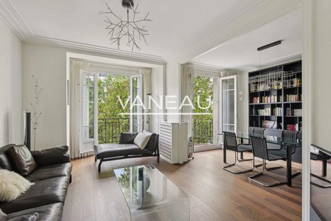 Vaneau Luxembourg presenta a la venta este apartamento de dos habitaciones compuesto por una entrada, una sala de estar con doble recepción, una cocina independiente totalmente equipada, un baño y un dormitorio con trastero. Este apartamento orientad...