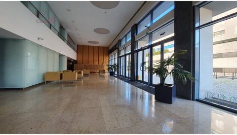 Office for rent in Edificio Panoramic, Lisbon Two parking spaces. Private bathroom. Air conditioning. Security and Concierge. Absolute centrality next to the Vasco da Gama Shopping Centre, Altice Arena, Avenida D. João II, Alameda dos Oceanos, Casino...