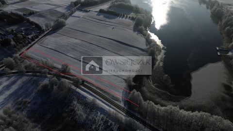 We offer for sale a plot of land (geodetic number 1795) in Przerosla with an area of 3038 m2 with its own shoreline of Lake Krzywólka. No local development plan. In the course of arranging the development conditions for a residential building, a perm...