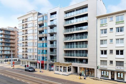 Dit ruime en lichte appartement, gelegen op de tweede verdieping, biedt een comfortabel en ontspannen verblijf in Middelkerke. Met een grote woonkamer die naadloos aansluit op de open keuken, is het appartement perfect om te ontspannen en te entertai...