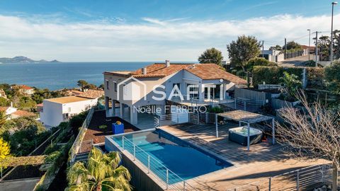 Villa vue mer panoramique sur la baie de Saint Raphaël LES ISSAMBRES