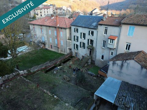 Grande maison de village avec jardin à rafraichir