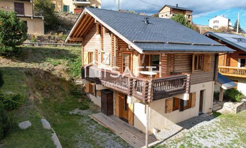 Chalet en rondins avec piscine chauffée