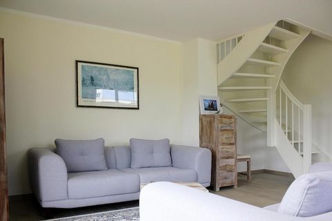 A newly built thatched-roof house awaits you in the port village of Vieregge on the Breetzer Bodden for your vacation on and in the water. A sauna and modern interior design ensure that you feel really comfortable. You live in a quiet and natural set...