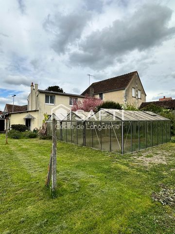 MAISON + GARAGES + DEPENDANCES - JARDIN CLOS -