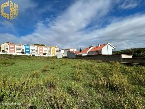 Oportunidade para adquirir este terreno para construção de moradia com área bruta de construção de 214 m2, situado no Cercal, concelho de Cadaval e distrito de Lisboa. Área total do terreno: 479 m2; Área de implantação do edifício: 133 m2; Área bruta...