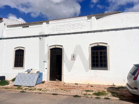 Excellent investment opportunity in Messines de Baixo. If you are looking for a versatile property with great potential for appreciation, this is the ideal opportunity. Property Composition: Building in total ownership with 2 urban articles and 1 rus...