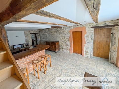 Maison à rénover avec terrasse, garage et parking et terrain à proximité SAINT JULIEN (39)