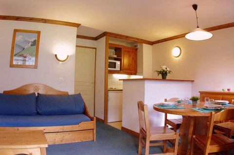 The residence Athamante, with lift, is located in La Forêt hamlet, in Valmorel. It is situated 200 m from the ski slopes and skilifts. The resort center and shops are 350 m from the building. The nursery is 500 m away. Surface area : about 37 m². 4th...