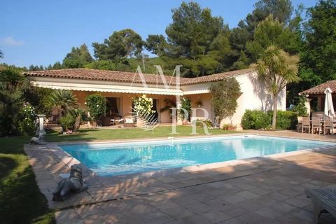 Amanda Properties offers this beautiful Provencal villa located in private domain for seasonal rental. Landscaped gardens with summer kitchen and petanque, swimming pool 12m x 6m. Ground floor: Entrance hall with guest toilet, Double living room with...