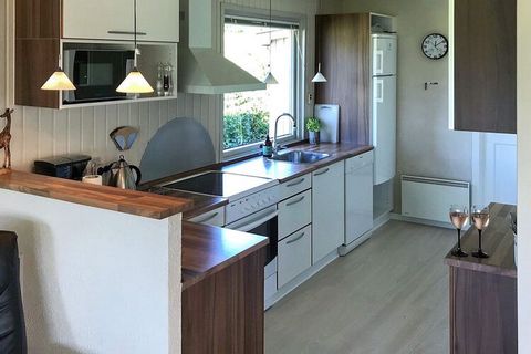 Holiday cottage with a good location in an area with beautiful nature and views of the area and the ocean (Aabenraa Fjord). Kitchen from 2009. Sandpit for the kids. Approx. 50 metres via a trail to the beach. During the summer there is approx. 300 me...