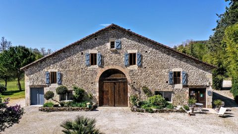 Alexandre Liachenko, specialist in exceptional properties, is pleased to offer you exclusively: A sublime living environment for stays and events only 1.5km and 9 km from the most beautiful villages in France: Near the road to St Jacques de Compostel...