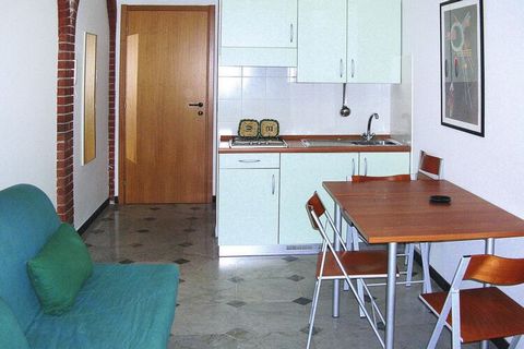 Holiday complex with an attached campsite in an elevated, quiet location, embedded in the greenery of a residential area. All apartments have satellite TV, free WiFi and a furnished balcony or outdoor seating area. The heart of the complex is the lar...