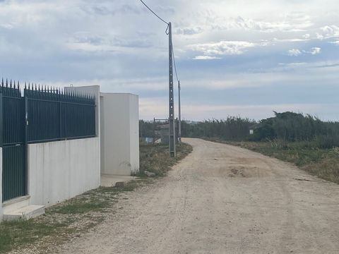 Totally flat plot with 1400m² near the beach in casais do Baléal, Peniche Excellent space for modular or wooden homes Ideal for Tourist Accommodation Project Electricity on the land and near the water service. We have the updated PIP Request from the...