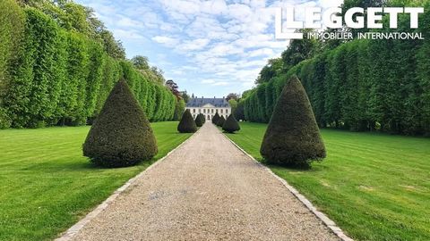 A21409MRO76 - Rara oportunidade de adquirir um excepcional Castelo da Normandia Castelo restaurado do século 18 1200m². 11 hectares de parque 1/2 hectare de jardim fechado + 3 casas/gîtes no terreno 500 m² de dependências/garagens 9 dormitórios/suíte...