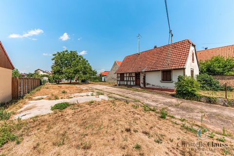 Rare for sale, exclusively in your agency CHRISTELLE CLAUSS IMMOBILIER: Located in a quiet area of DUTTLENHEIM, come and discover this flat land with a surface area of 7.81 ares. The land is serviced. On the plot is a small house to be demolished. Co...