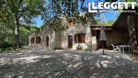 A23051ASR04 - Situated just a few minutes from the village of Vachères, a small village perched at an altitude of 830 m, renowned for its clean air, this traditional farmhouse with uninterrupted views and no overlooking, bordered by a magnificent lav...