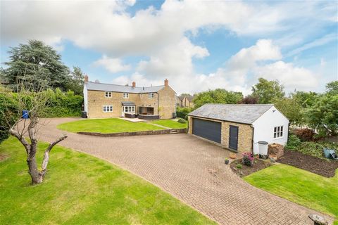 A very well presented 5 bedroom detached stone and brick built cottage with double garage and workshop set in private gated grounds of around 0.25 of an acre. The property is of stone construction with a slate roof and dates back to the mid 1800's. D...