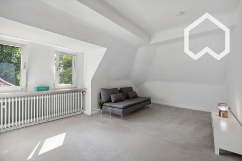 The newly renovated and bright 2-room apartment is on the top floor (2nd floor) of a well-kept 6-party house. The apartment is located in a very pleasant and quiet neighborhood in Essen's southern district. There is a small park directly behind the h...