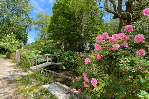 Your holiday home with a sheltered pergola and a small private garden is located on a picturesque Norman estate. Here you can enjoy a uniquely quiet location surrounded by nature. Fishing is possible in the hotel's own lake and children will certainl...