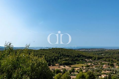 IMMEDIATELY NEAR BANDOL - On the heights of Ollioules, enjoying a magnificent panoramic view of the region and the sea, superb property of approximately 350m2 opening onto a beautiful terrace with a magnificent 15x4m swimming pool. It includes a very...