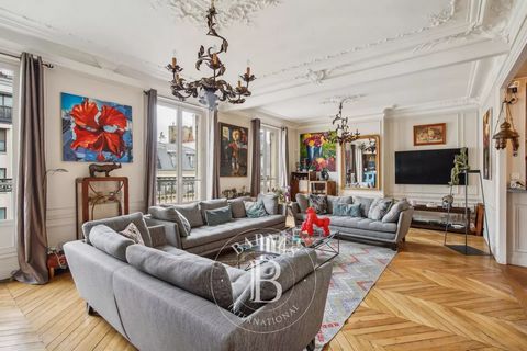 This 95.42m² (1,023 sq ft) dual-aspect apartment on the 5th floor of a high-end building with a concierge, a stone’s throw from Place Saint Sulpice comprises an entrance hall, a beautiful double-sized living room with fireplace and a full-length balc...