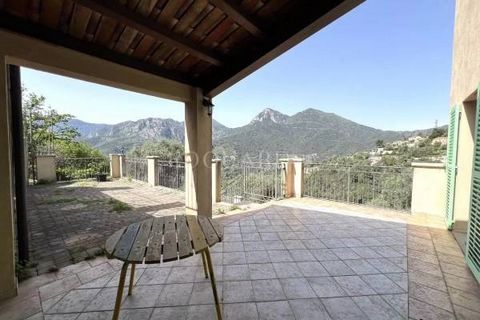 Close to the village of Castellar and in the heart of a residential district just a few minutes by car from Menton, for sale new villa of 142 sqm currently being finished, built on a 510 sqm land laid out in planks with pleasant panoramic view and fo...