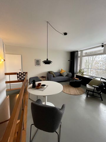 Nestled in the heart of Berlin, this charming apartment offers a perfect blend of comfort and functionality. Boasting three rooms, including two cozy bedrooms. The separate kitchen allows for culinary creativity, while the bathroom, complete with a r...