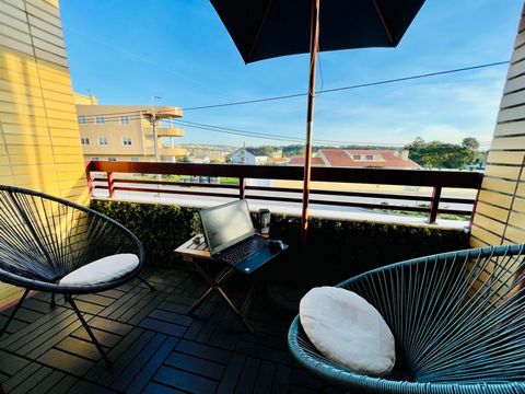 Experience the best of Porto while indulging in the tranquility of Canidelo's stunning beaches. Nestled on a serene street in the desirable Salgueiro neighborhood, this delightful and well-equipped two-bedroom apartment offers the perfect retreat. Ju...