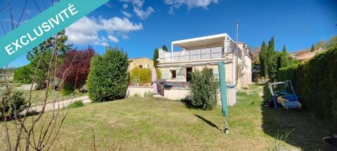 Julien Pinon presents this superb 2015 south-facing villa of approx. 150 m², set on a 696 m² plot with swimming pool and no vis-à-vis. The ground floor comprises a 32 m² living/dining room opening onto a fitted kitchen, a shower room/WC, a storeroom,...