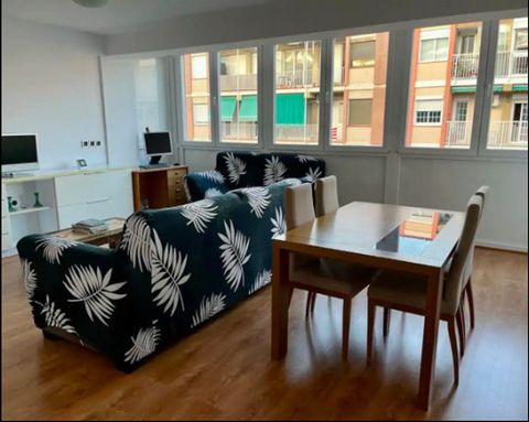 Welcome to Barcelona! We are offering this fantastic light, large and confortable 4 bedrooms flat located in a very convenient area between the airport and the city center, Plaza España , Montjuïc and the Barcelona Trade Fair and City of Justice ( wa...