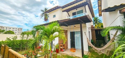 House in gated community with 5 units, all individual and with space on the side, front and back. Duplex house with 4 bedrooms, 1 suite with balcony and one of the bedrooms is downstairs. It has 2 social bathrooms, one on each floor and 1 service bat...