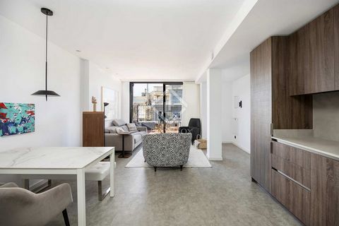 In the centre of Barcelona, in the right Eixample neighbourhood, we find this luxurious apartment, with all the amenities and services you may need. The apartment is located on the sought-after and recently renovated pedestrian street, Consell de Cen...